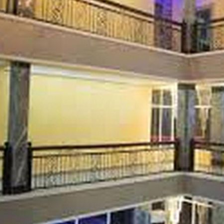 Room In Lodge - Hampton Towers Spa Asaba Zewnętrze zdjęcie