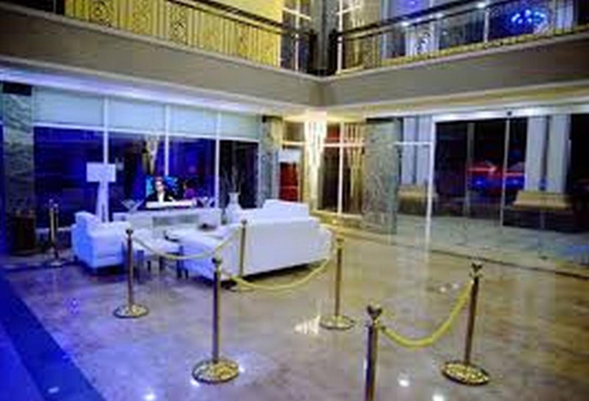 Room In Lodge - Hampton Towers Spa Asaba Zewnętrze zdjęcie