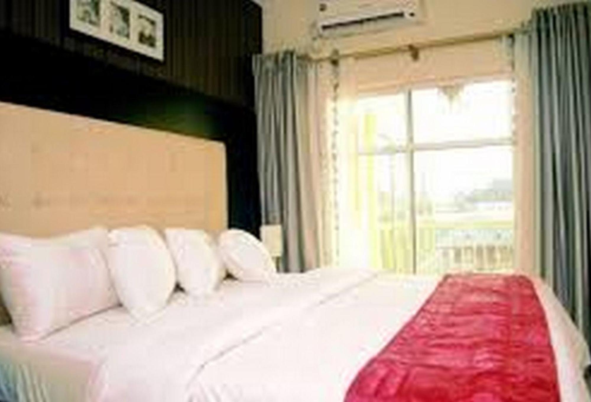 Room In Lodge - Hampton Towers Spa Asaba Zewnętrze zdjęcie